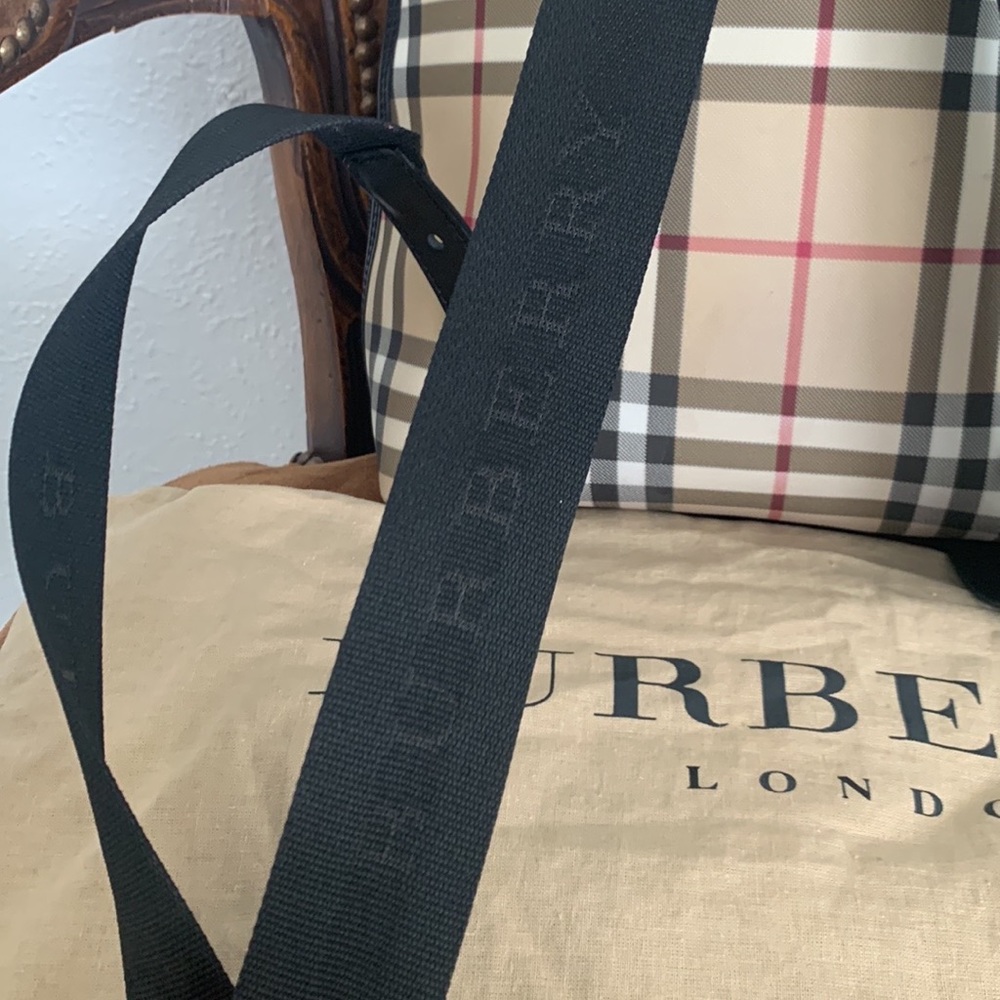 Vintage Burberry Backpack and wallet - Picture 5 of 11